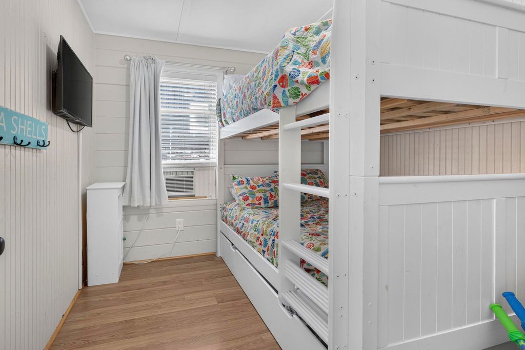 Image 24 of property listing at 14 Manchester St Unit 1, Hampton, NH 03842