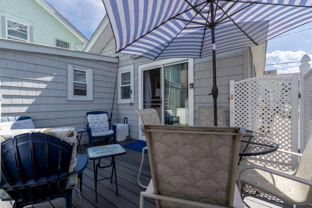Image 28 of property listing at 14 Manchester St Unit 1, Hampton, NH 03842