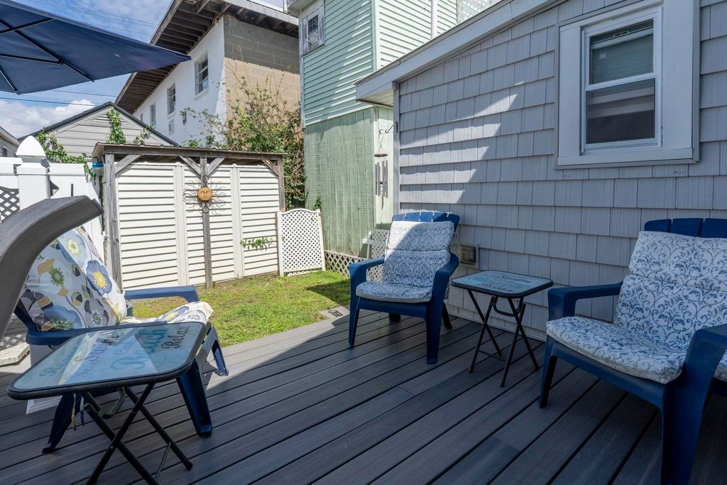 Image 30 of property listing at 14 Manchester St Unit 1, Hampton, NH 03842