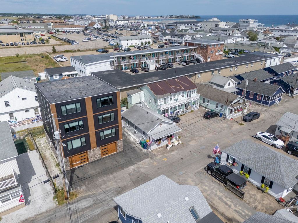 Image 36 of property listing at 14 Manchester St Unit 1, Hampton, NH 03842