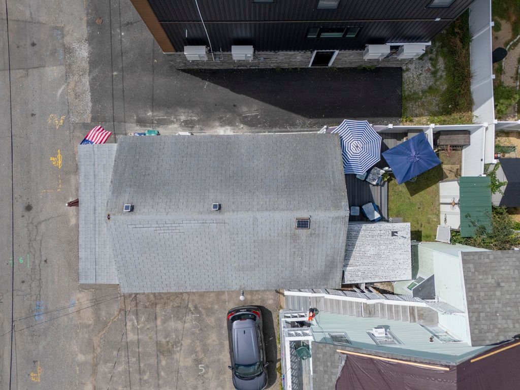 Image 37 of property listing at 14 Manchester St Unit 1, Hampton, NH 03842