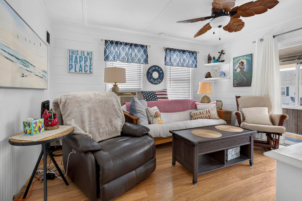 Image 9 of property listing at 14 Manchester St Unit 1, Hampton, NH 03842