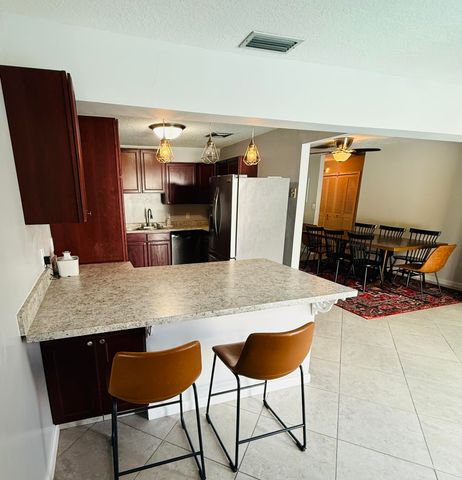 6719 Eastview Drive, Lake Worth, FL 33462