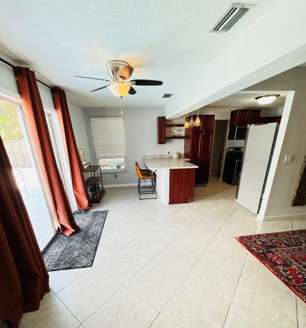 6719 Eastview Drive, Lake Worth, FL 33462