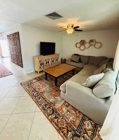 6719 Eastview Drive, Lake Worth, FL 33462
