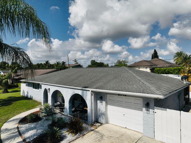 6719 Eastview Drive, Lake Worth, FL 33462