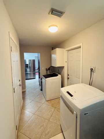 6719 Eastview Drive, Lake Worth, FL 33462