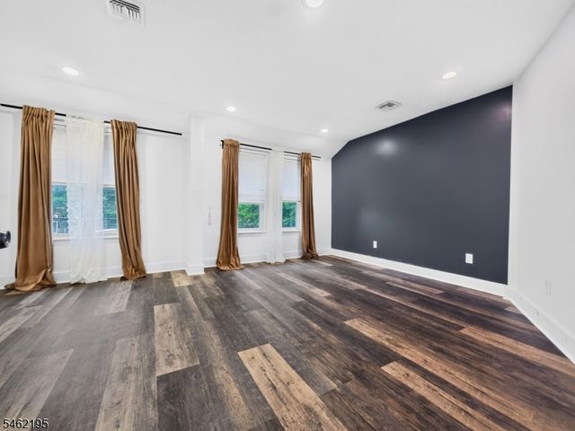 1323 North Ave, Elizabeth City, NJ 07208