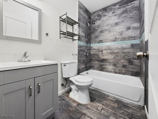 1323 North Ave, Elizabeth City, NJ 07208