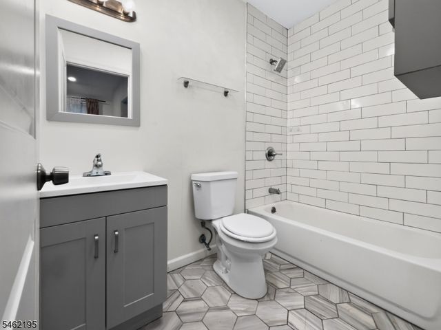 1323 North Ave, Elizabeth City, NJ 07208