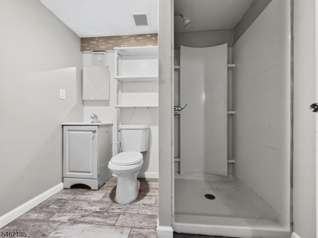 1323 North Ave, Elizabeth City, NJ 07208
