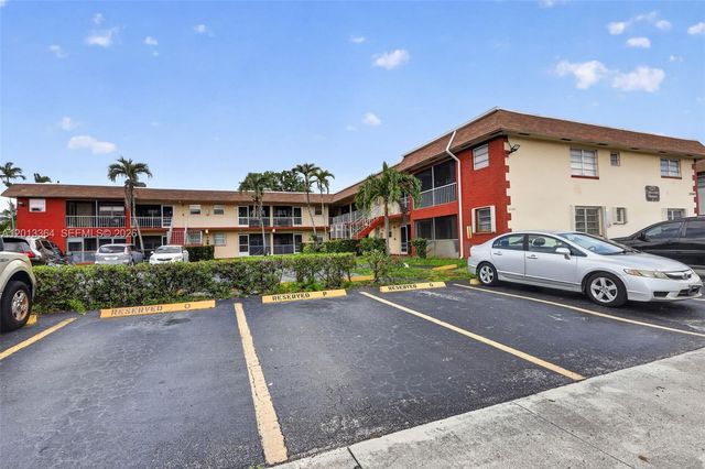 2040 NW 81st Avenue 122, Pembroke Pines, FL 33024