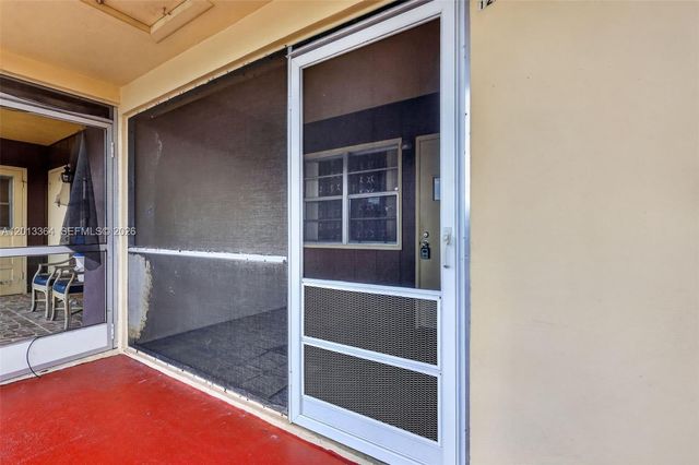 2040 NW 81st Avenue 122, Pembroke Pines, FL 33024