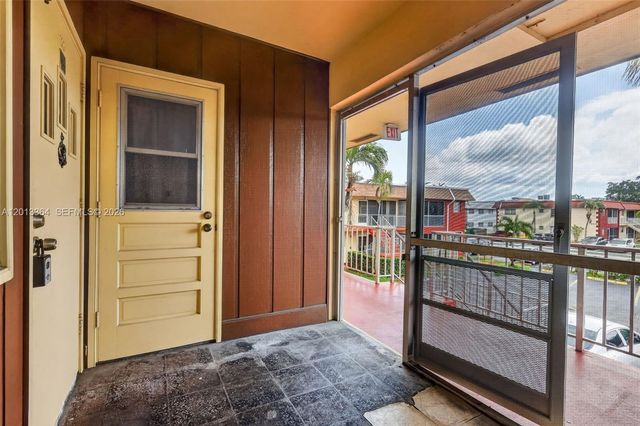 2040 NW 81st Avenue 122, Pembroke Pines, FL 33024