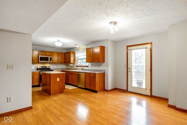 1689 Sagemeadow Drive, Brownsburg, IN 46112