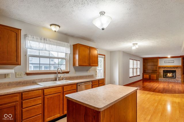 1689 Sagemeadow Drive, Brownsburg, IN 46112