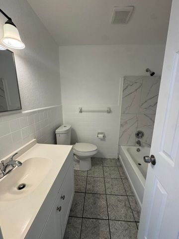 1795 NW 55th Avenue Apt 3, Lauderhill, FL 33313