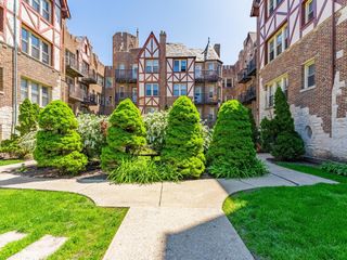 5717 N Kimball Avenue 2N, Chicago, IL 60659