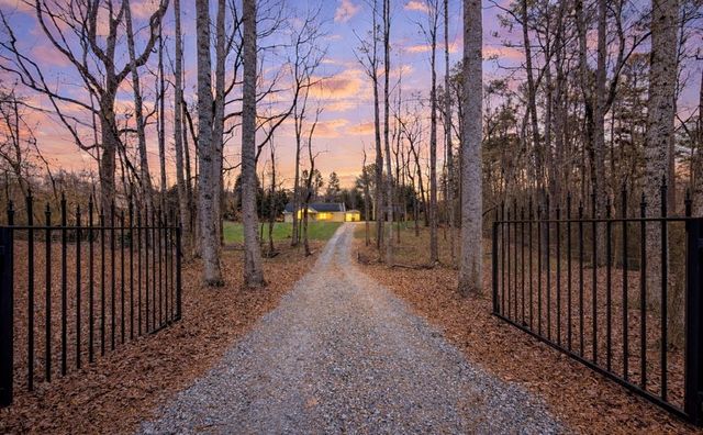 271 Heard Drive, Dawsonville, GA 30534