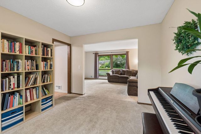 7840 W 100th Street, Bloomington, MN 55438