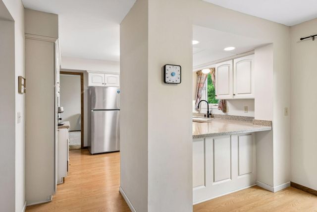7840 W 100th Street, Bloomington, MN 55438