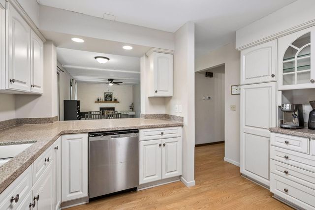 7840 W 100th Street, Bloomington, MN 55438