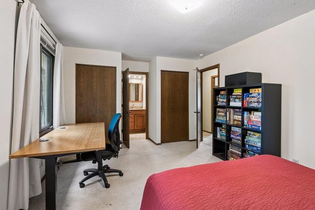 7840 W 100th Street, Bloomington, MN 55438