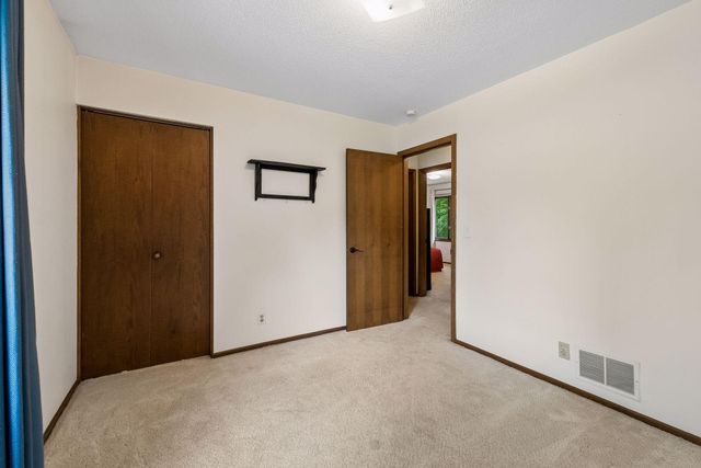 7840 W 100th Street, Bloomington, MN 55438