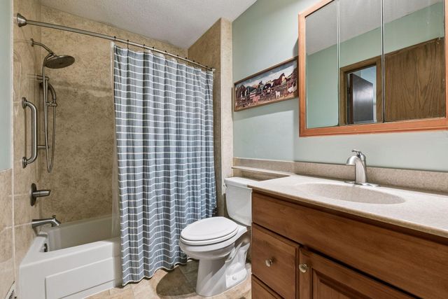 7840 W 100th Street, Bloomington, MN 55438