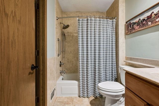 7840 W 100th Street, Bloomington, MN 55438