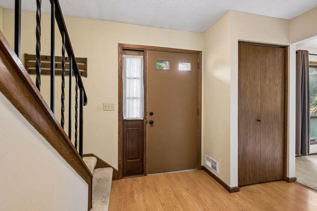 7840 W 100th Street, Bloomington, MN 55438