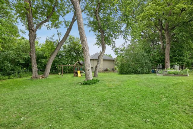 7840 W 100th Street, Bloomington, MN 55438