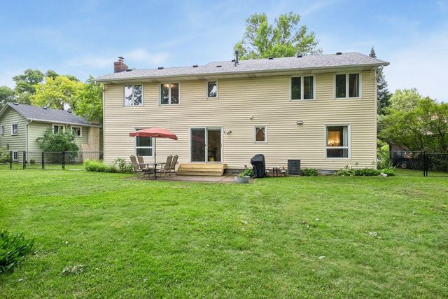 7840 W 100th Street, Bloomington, MN 55438