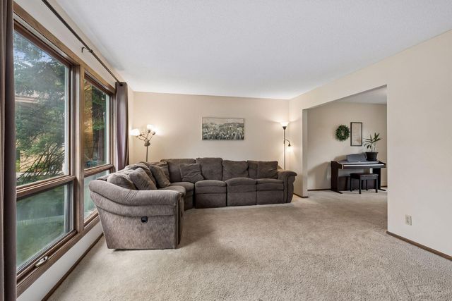 7840 W 100th Street, Bloomington, MN 55438