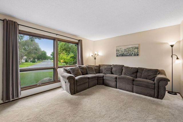 7840 W 100th Street, Bloomington, MN 55438