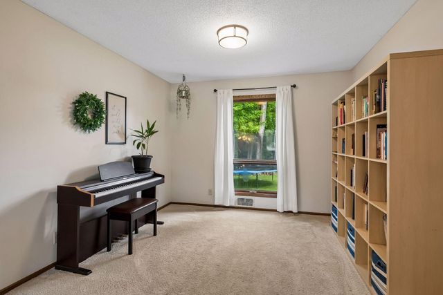 7840 W 100th Street, Bloomington, MN 55438