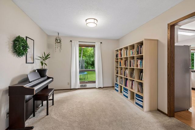 7840 W 100th Street, Bloomington, MN 55438