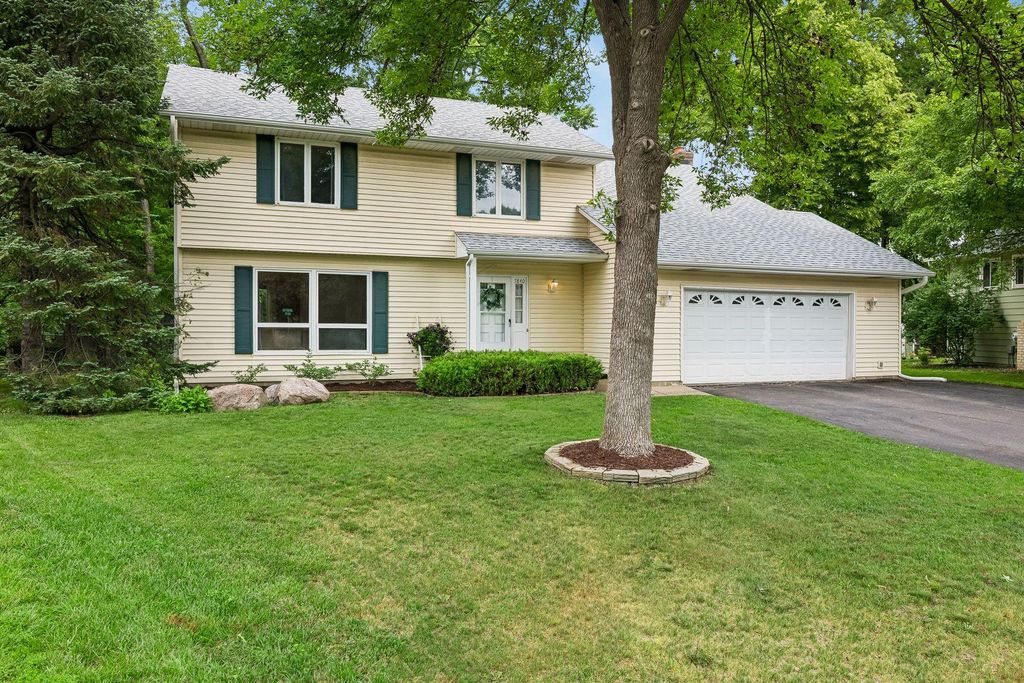 7840 W 100th Street, Bloomington, MN 55438