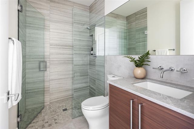 509 GOLDEN GATE POINT 4, Sarasota, FL 34236