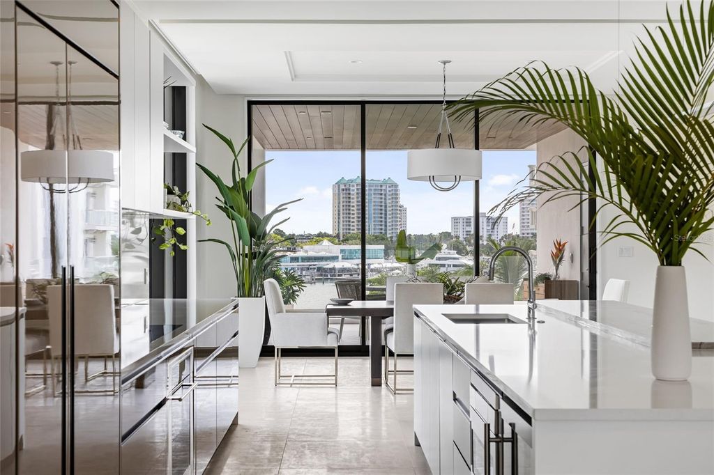 509 GOLDEN GATE POINT 4, Sarasota, FL 34236