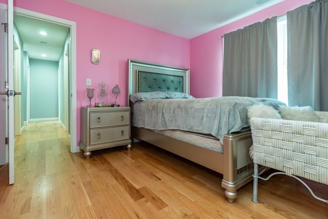 74 Brookhaven Dr, East Providence, RI 02914