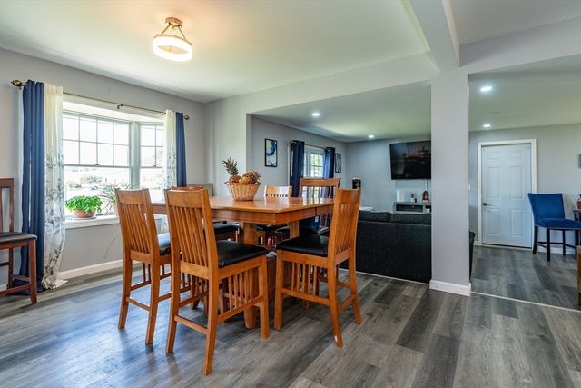 74 Brookhaven Dr, East Providence, RI 02914