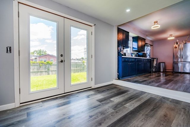 74 Brookhaven Dr, East Providence, RI 02914