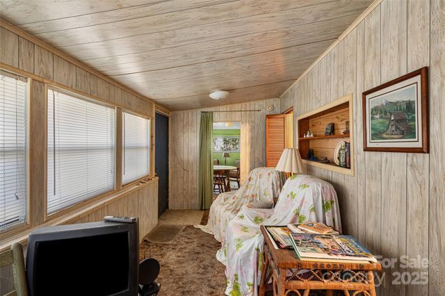 21 Maggie Okelly Road, Candler, NC 28715