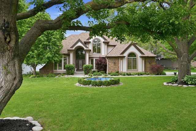 200 FOREST GLEN Drive, Council Bluffs, IA 51503