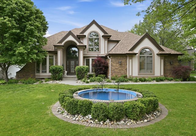 200 FOREST GLEN Drive, Council Bluffs, IA 51503