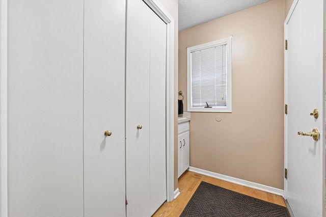 200 FOREST GLEN Drive, Council Bluffs, IA 51503