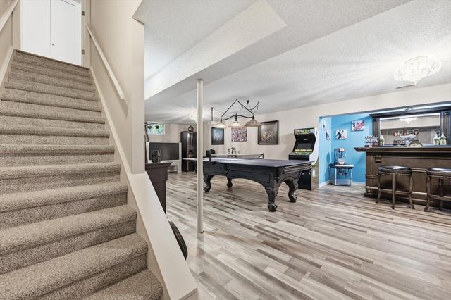 200 FOREST GLEN Drive, Council Bluffs, IA 51503