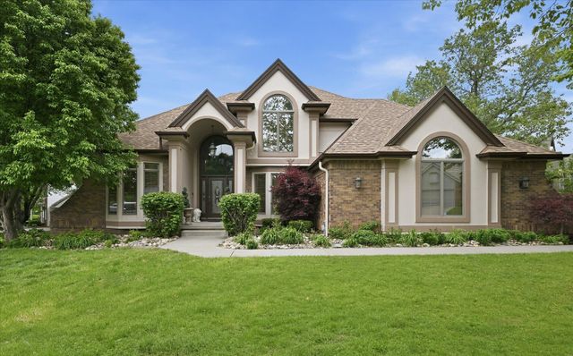 200 FOREST GLEN Drive, Council Bluffs, IA 51503