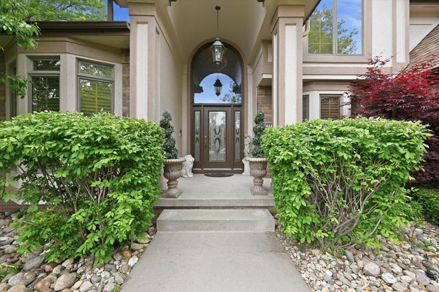 200 FOREST GLEN Drive, Council Bluffs, IA 51503